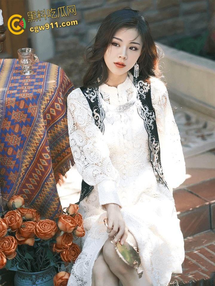 广东阳江纹身少妇【邢道伟】，高颜值尤物被炮友调教，蒙眼下腰撅臀后入，操的淫水滋滋作响 !-1