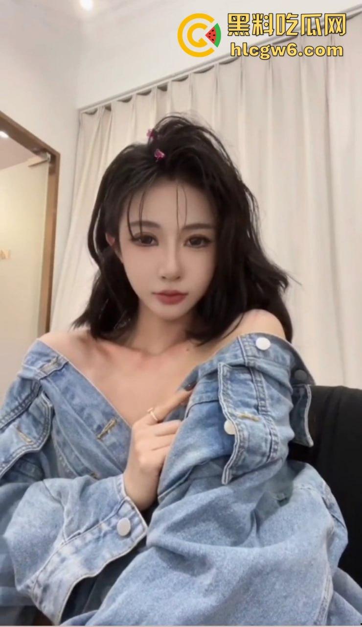 广州街头露出新手小情侣上线 老婆真空包臀裙黑丝高跟出街，老公偷偷带摄影师全程跟拍，回家看片直接湿到脚！-12