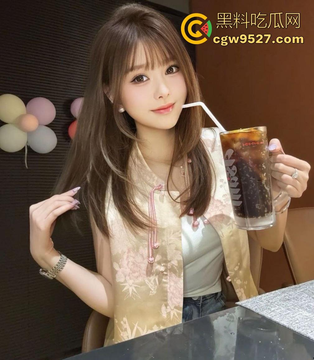 广州大学高颜值骚货【林怡莲】靠脸蛋身材上位，多体位开战，细腰狂扭蜜桃腿夹紧，撸管必备的极致尤物！-4